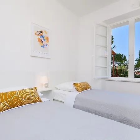 Hedera Estate, Hedera A30 دوبروفينك