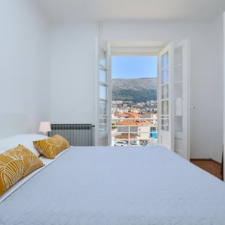 Hedera Estate, Hedera A30