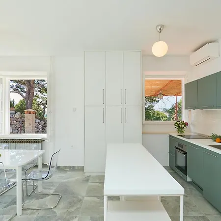 Hedera Estate, Hedera A30 Dubrovnik