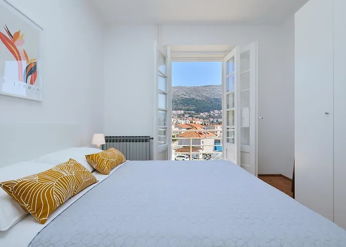 Hedera Estate, Hedera A30