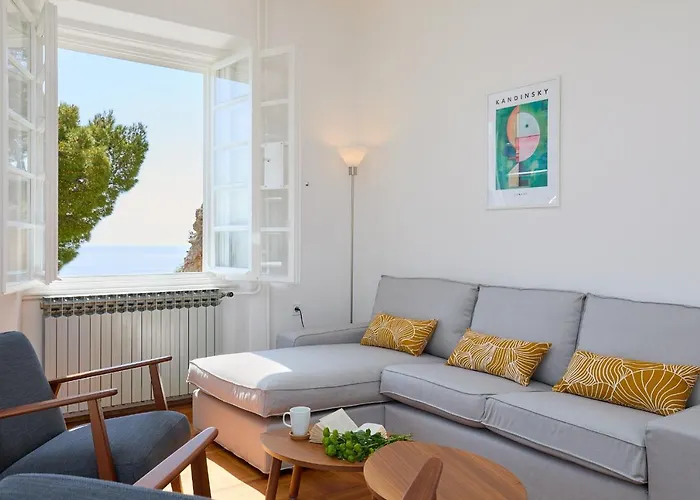 Hedera Estate, Hedera A30 Dubrovnik