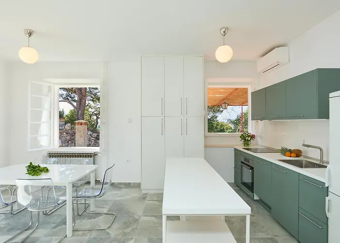 Hedera Estate, Hedera A30 Dubrovnik