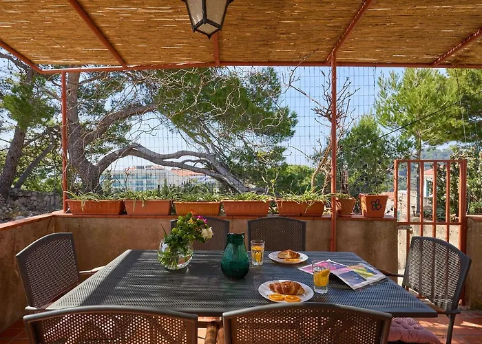 Hedera Estate, Hedera A30