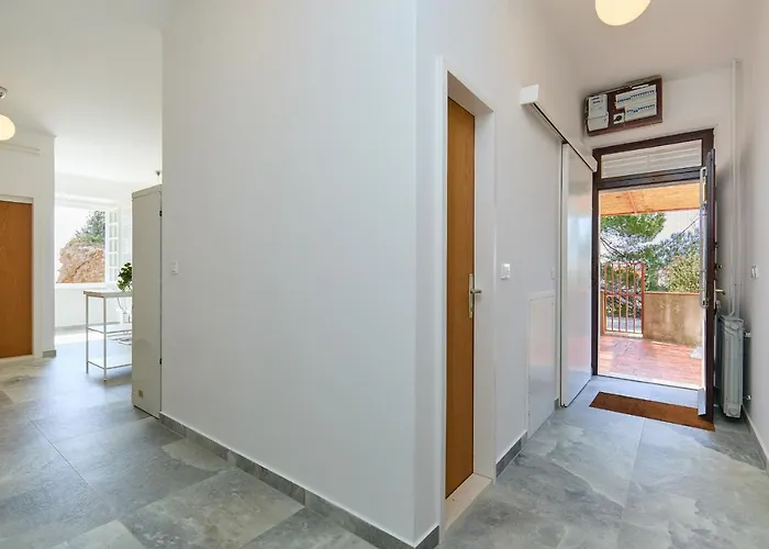 Hedera Estate, Hedera A30 *