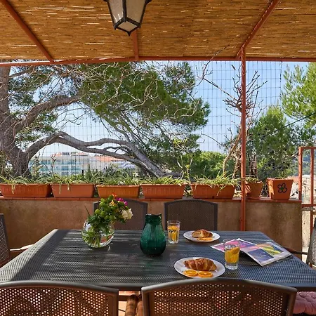 Hedera Estate, Hedera A30